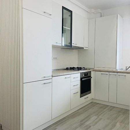 Q Royal Apartment - Palas Center Iasi Exterior photo