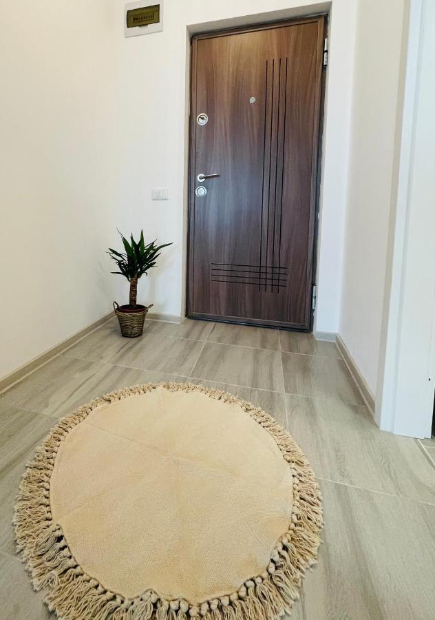 Q Royal Apartment - Palas Center Iasi Exterior photo